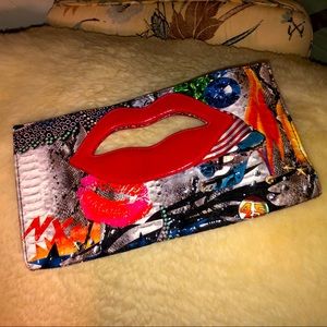 Adorable purse! Hot lips! Brand new condition. Used once